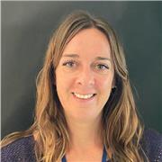 Profesora de matemáticas hasta ESO y bachillerato Social